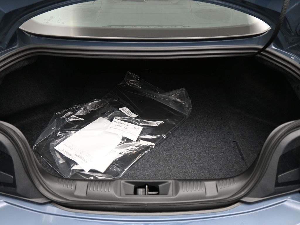 Vehicle image 40 of 50