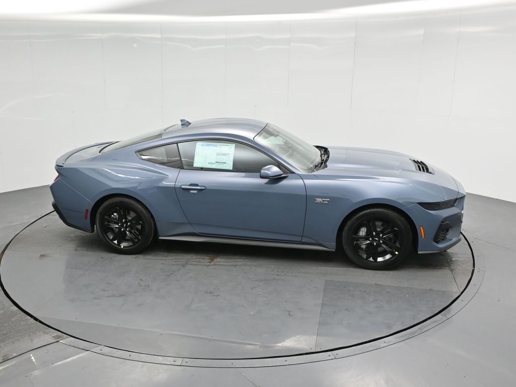 Vehicle image 18 of 50