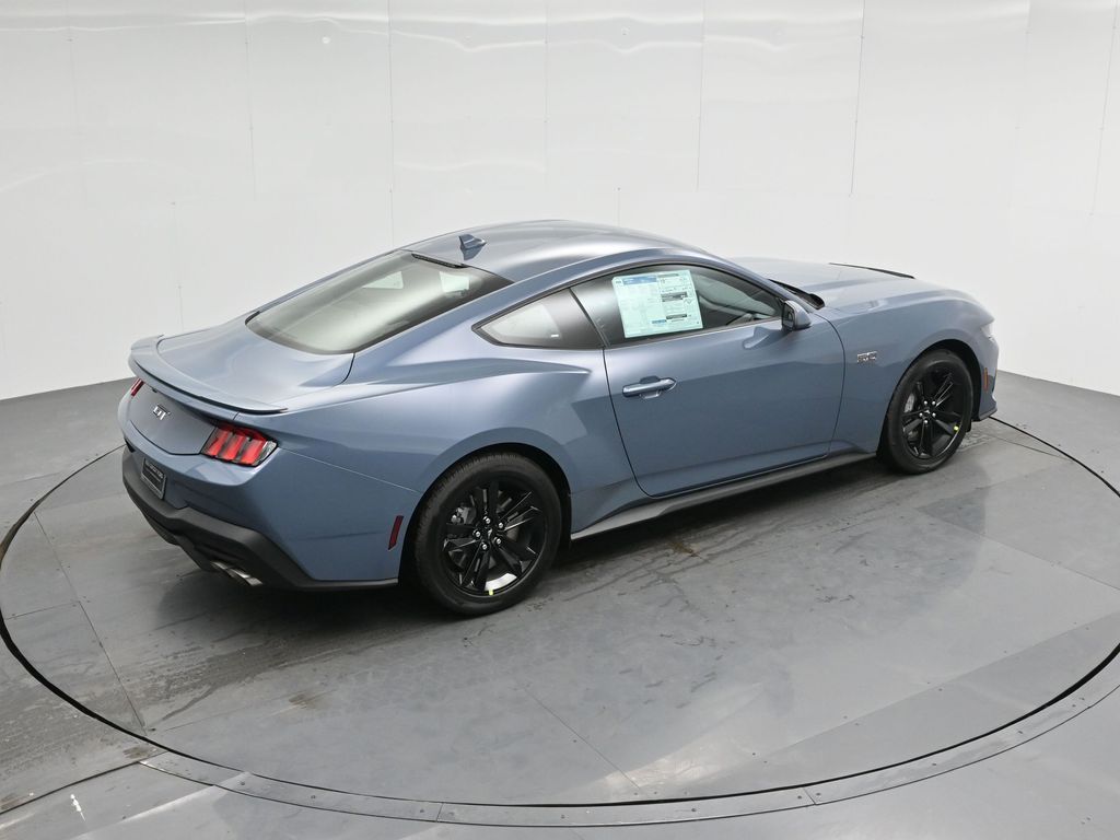 Vehicle image 21 of 50