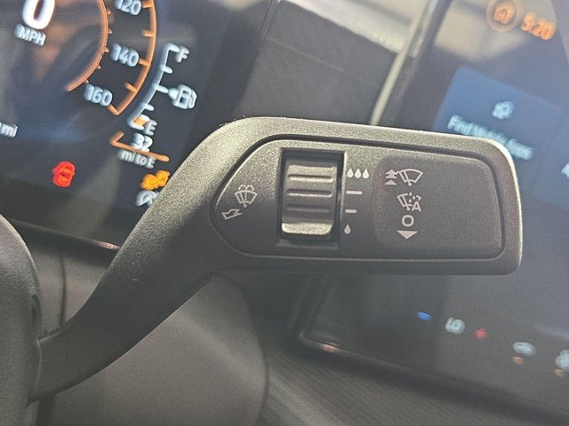 Vehicle image 23 of 31