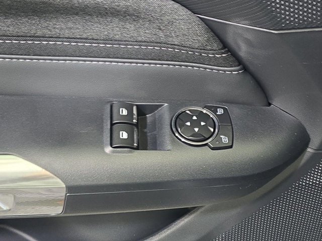 Vehicle image 26 of 31