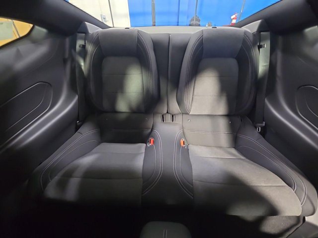 Vehicle image 14 of 31