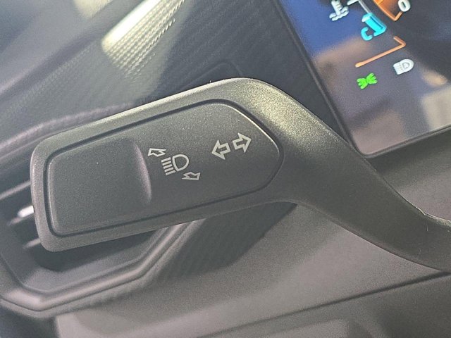 Vehicle image 22 of 31