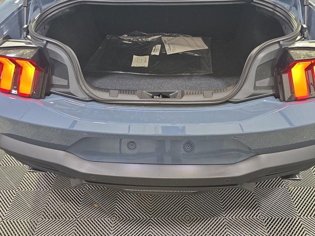 Vehicle image 10 of 31