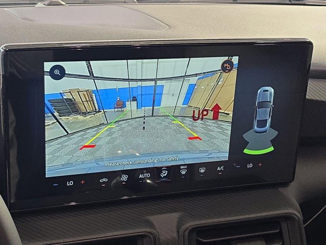 Vehicle image 17 of 31