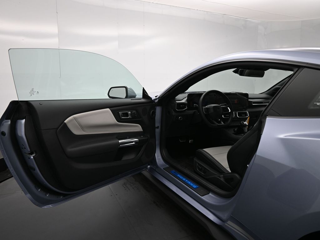 Vehicle image 39 of 55