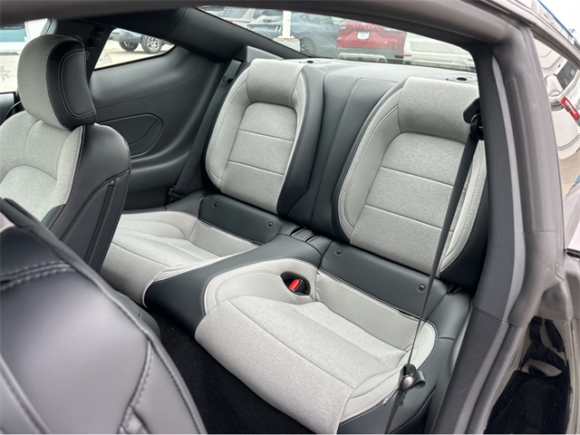 Vehicle image 17 of 43