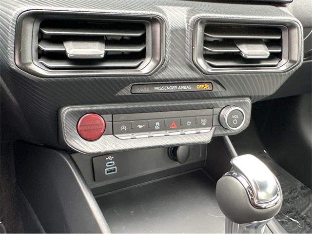 Vehicle image 27 of 43