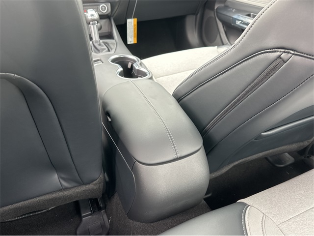 Vehicle image 16 of 43