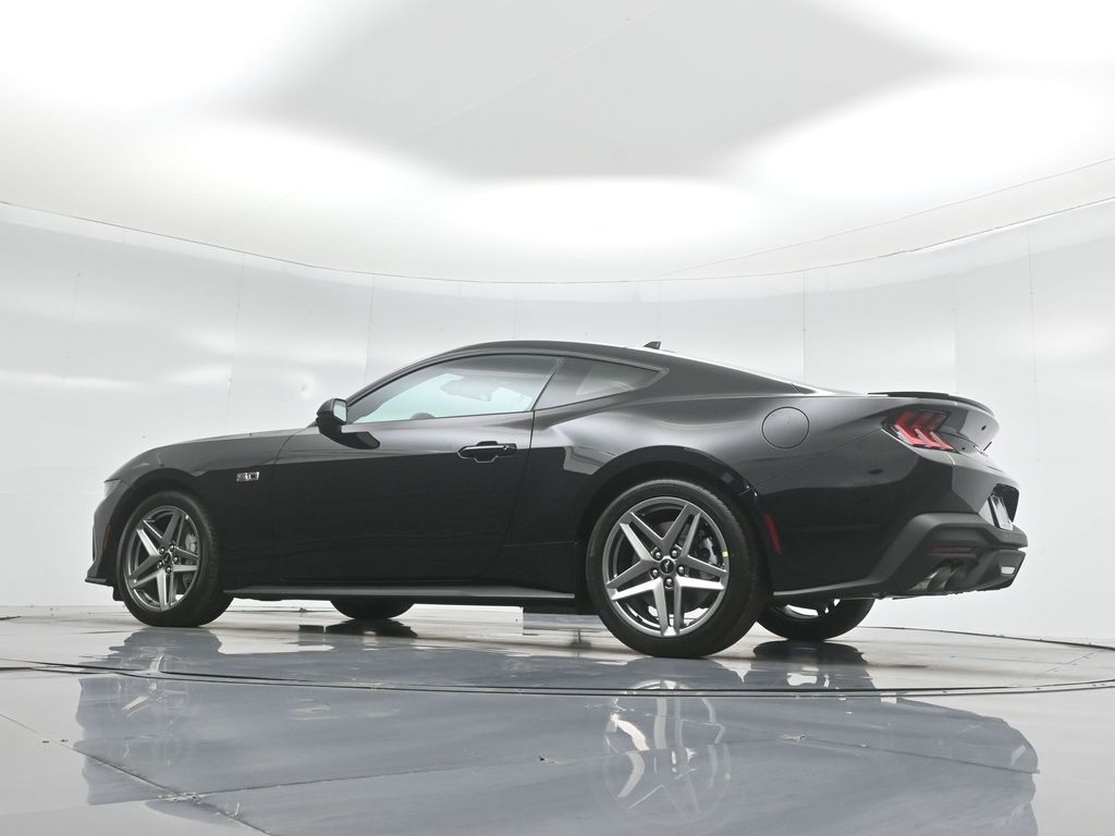 Vehicle image 32 of 50