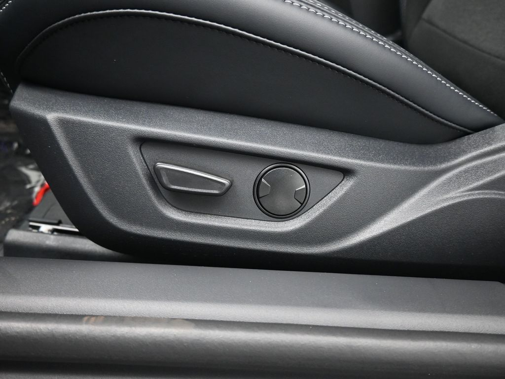 Vehicle image 42 of 50