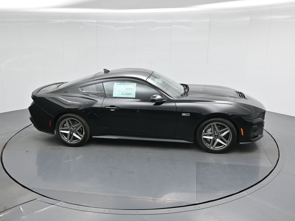Vehicle image 17 of 50