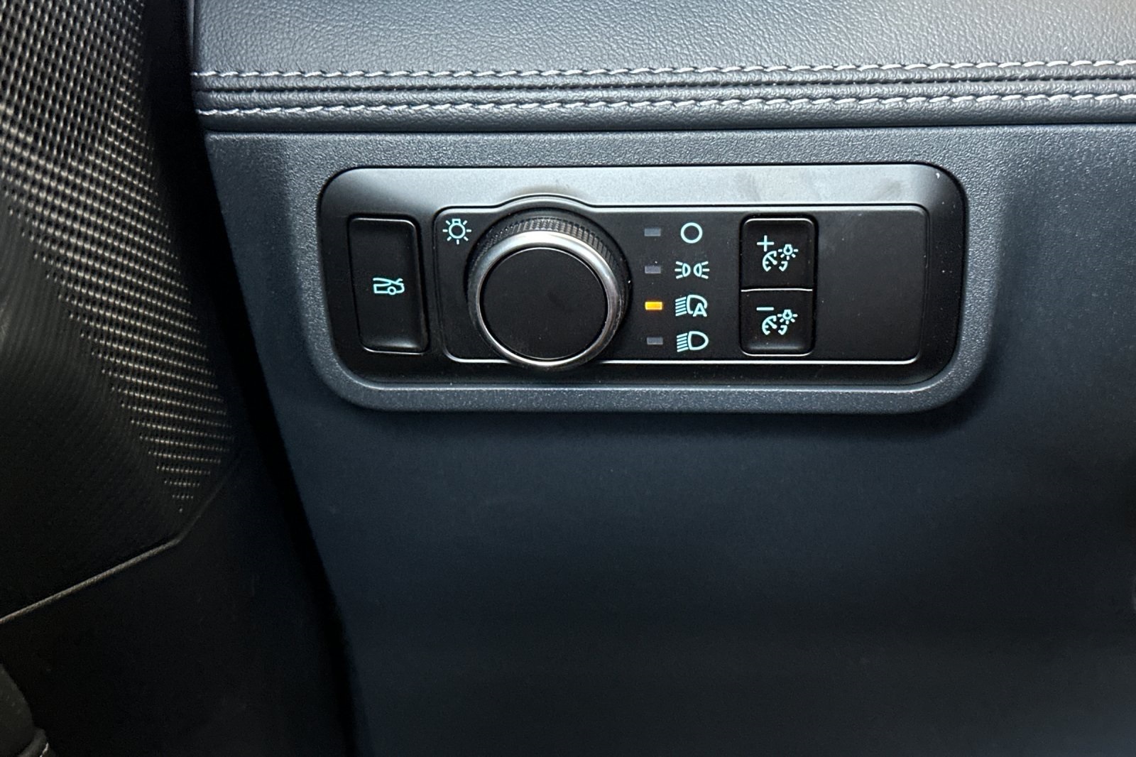 Vehicle image 28 of 31