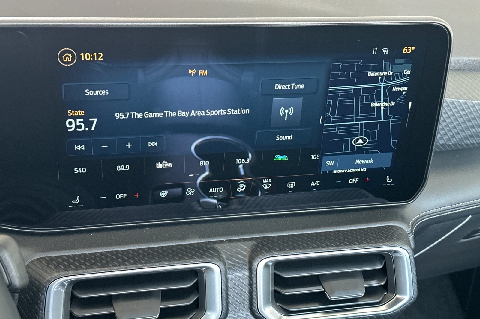 Vehicle image 18 of 31