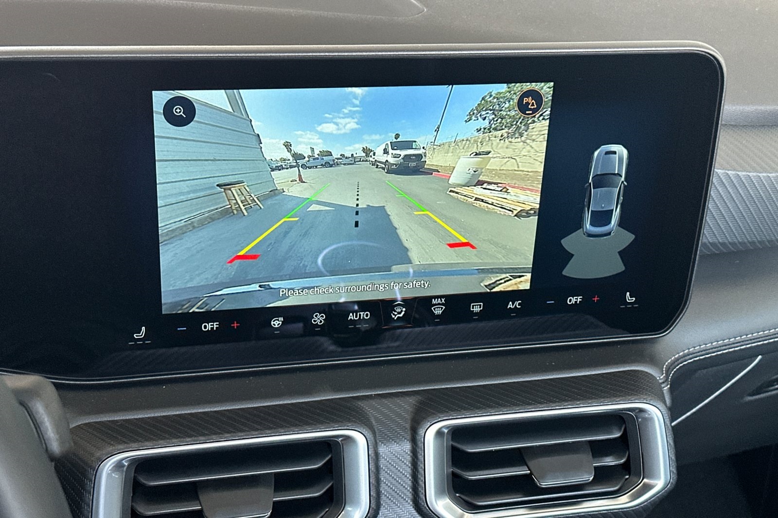 Vehicle image 17 of 31