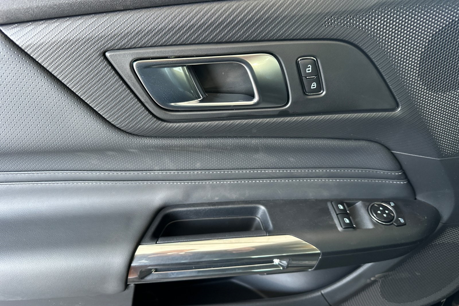 Vehicle image 20 of 31