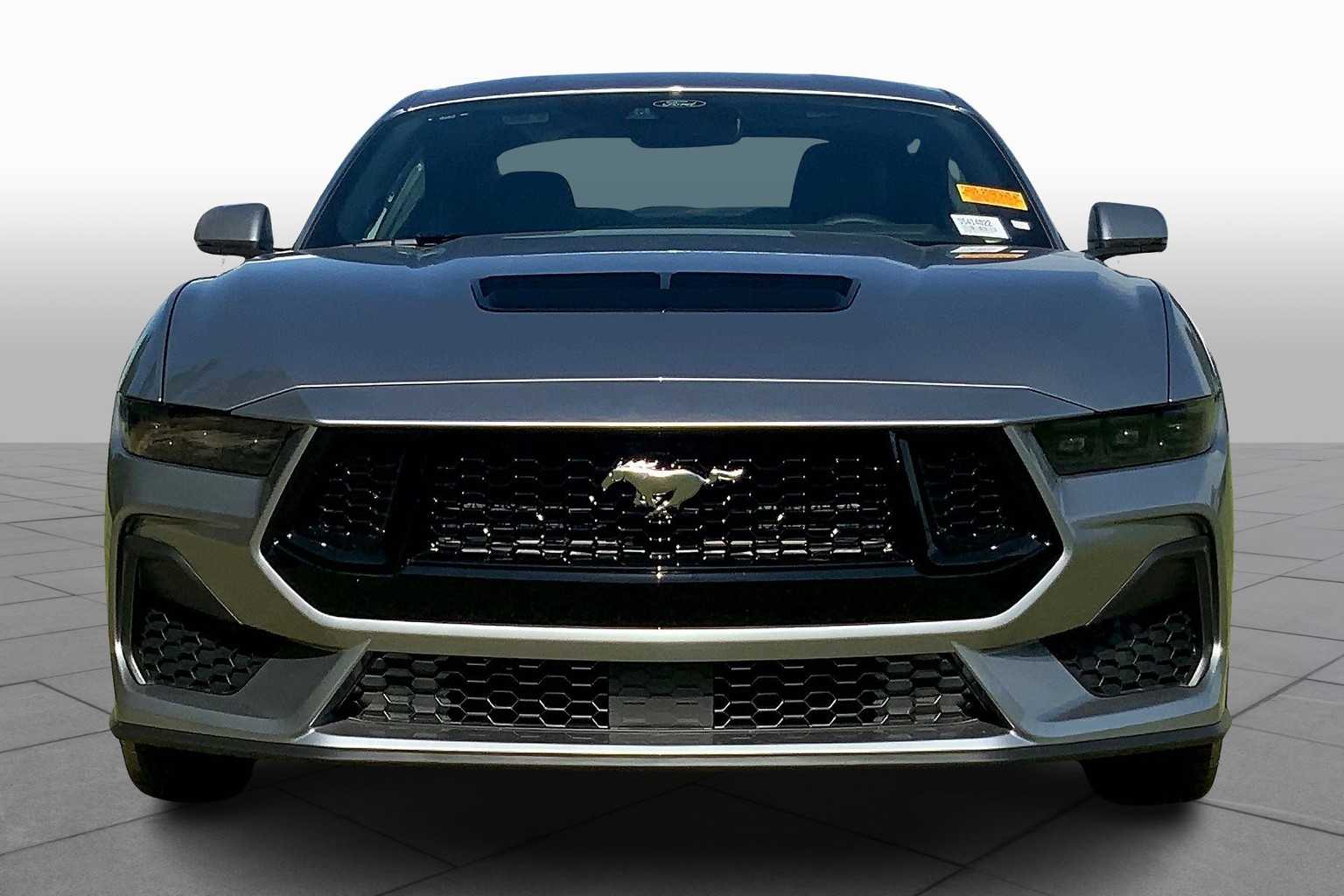 2025 Ford Mustang GT Premium Image 2 of 17