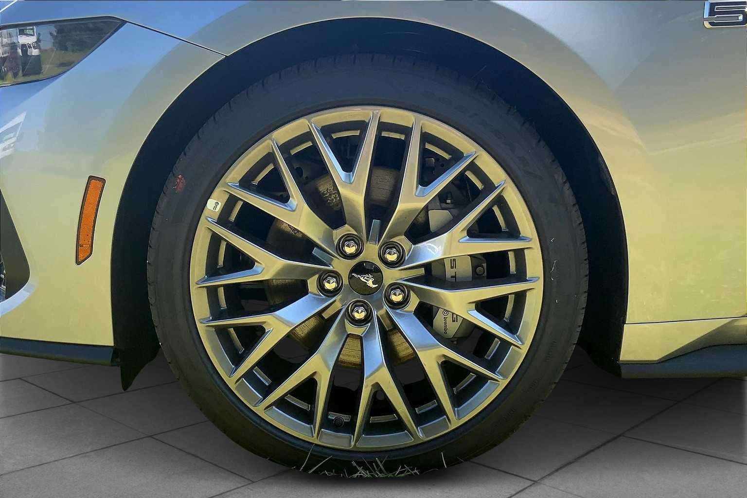 2025 Ford Mustang GT Premium Image 6 of 17