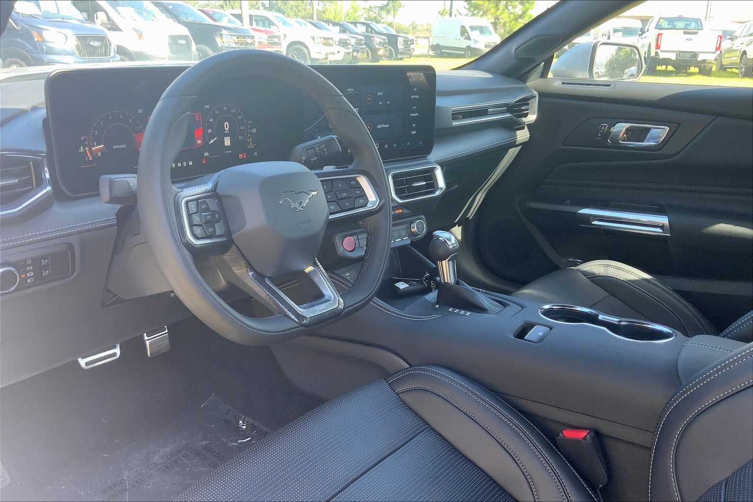 2025 Ford Mustang GT Premium Image 9 of 17