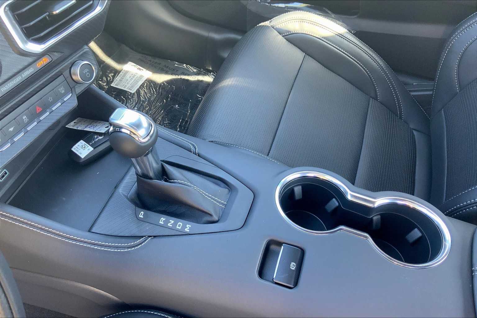 2025 Ford Mustang GT Premium Image 11 of 17