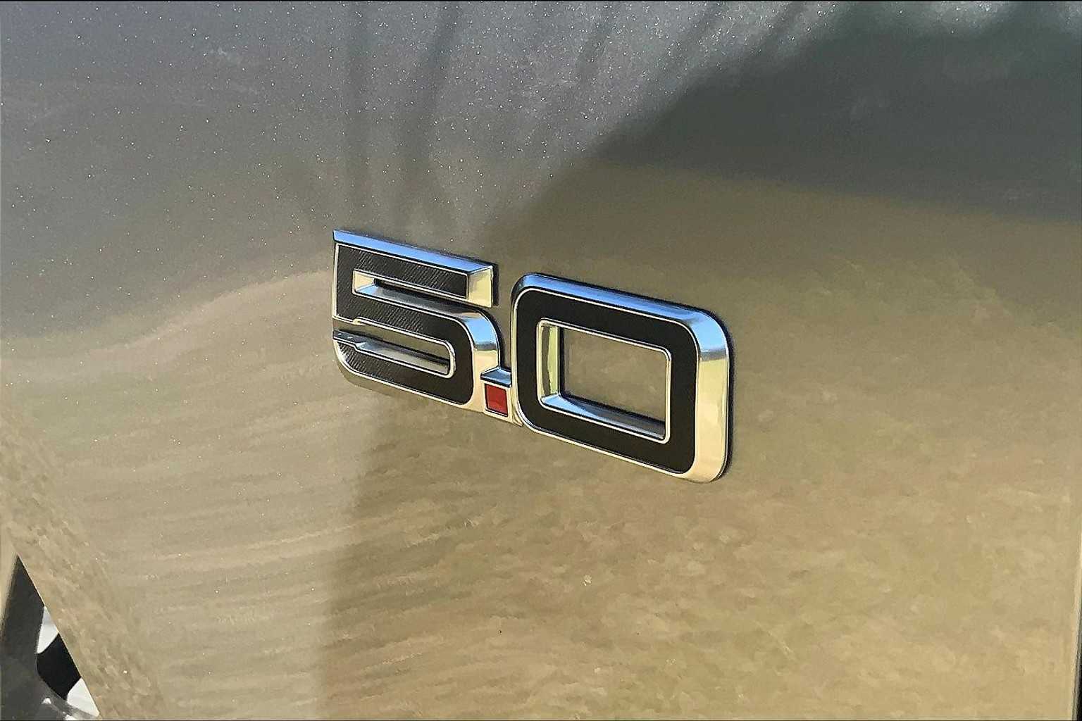 2025 Ford Mustang GT Premium Image 13 of 17