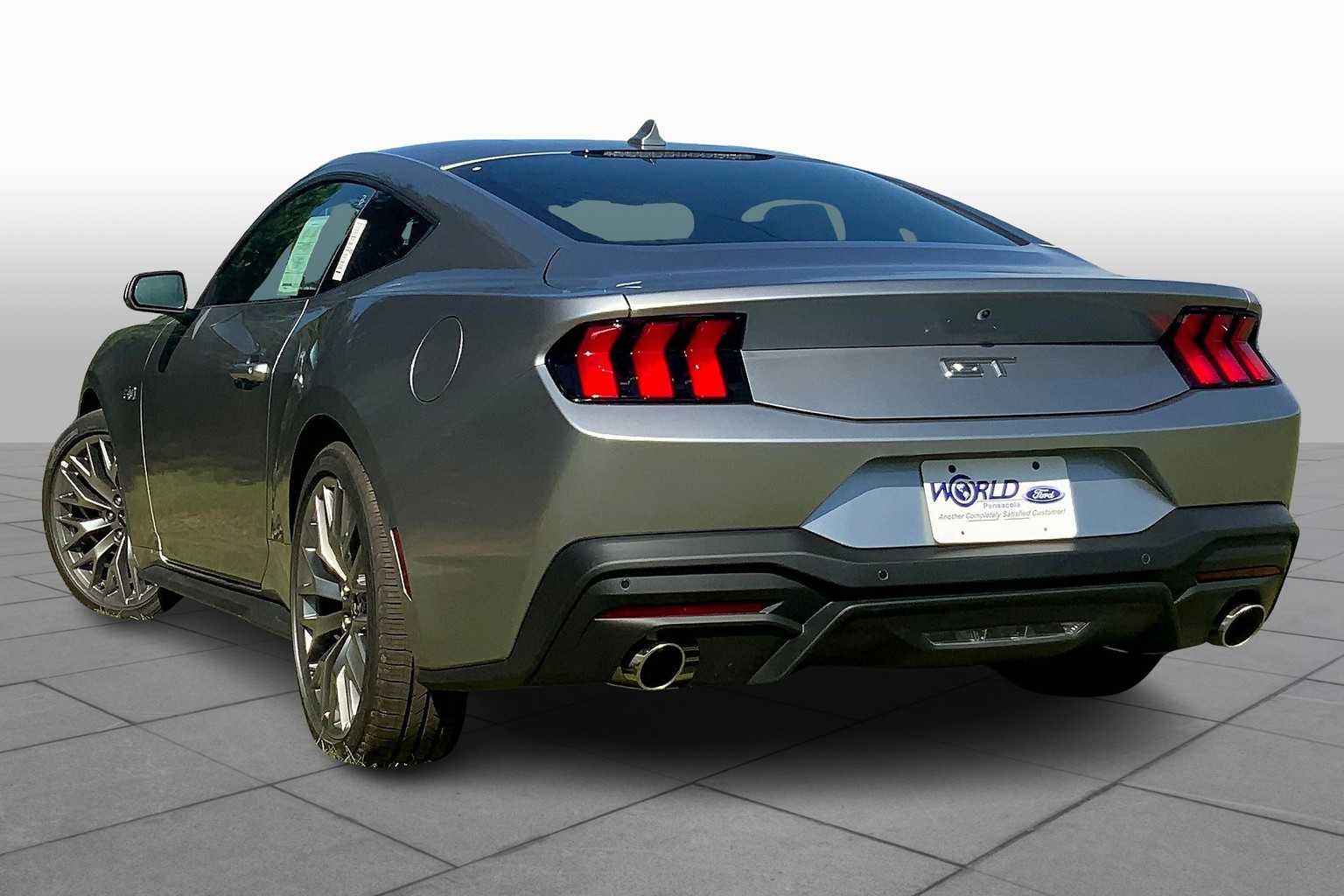 2025 Ford Mustang GT Premium Image 5 of 17