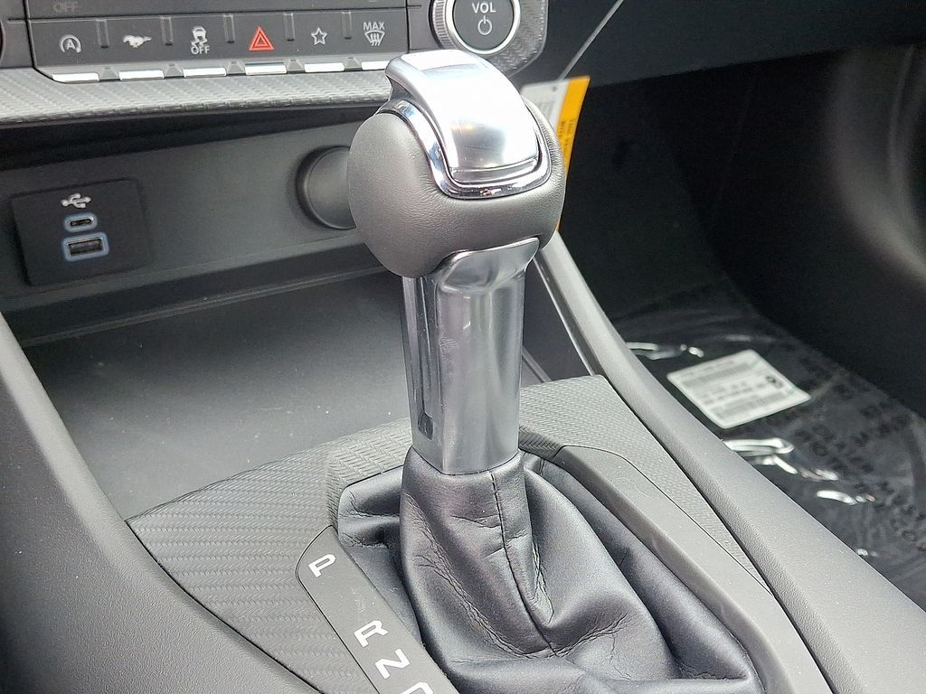 Vehicle image 8 of 11