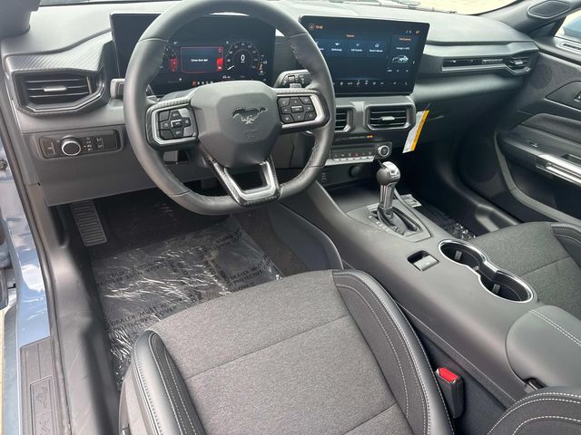 2025 Ford Mustang GT Image 7 of 15