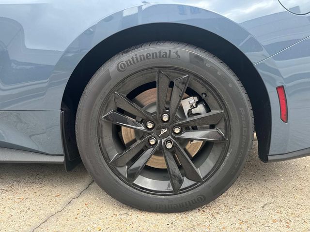 2025 Ford Mustang GT Image 4 of 15