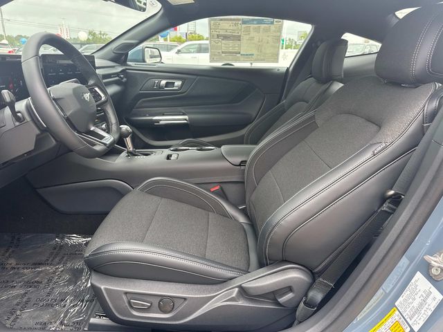 2025 Ford Mustang GT Image 6 of 15