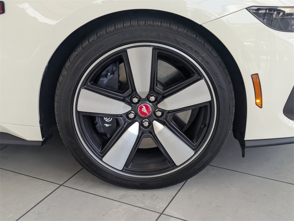 2025 Ford Mustang GT Premium Image 9 of 22