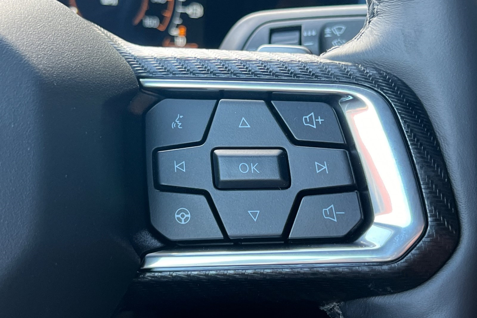 Vehicle image 23 of 30
