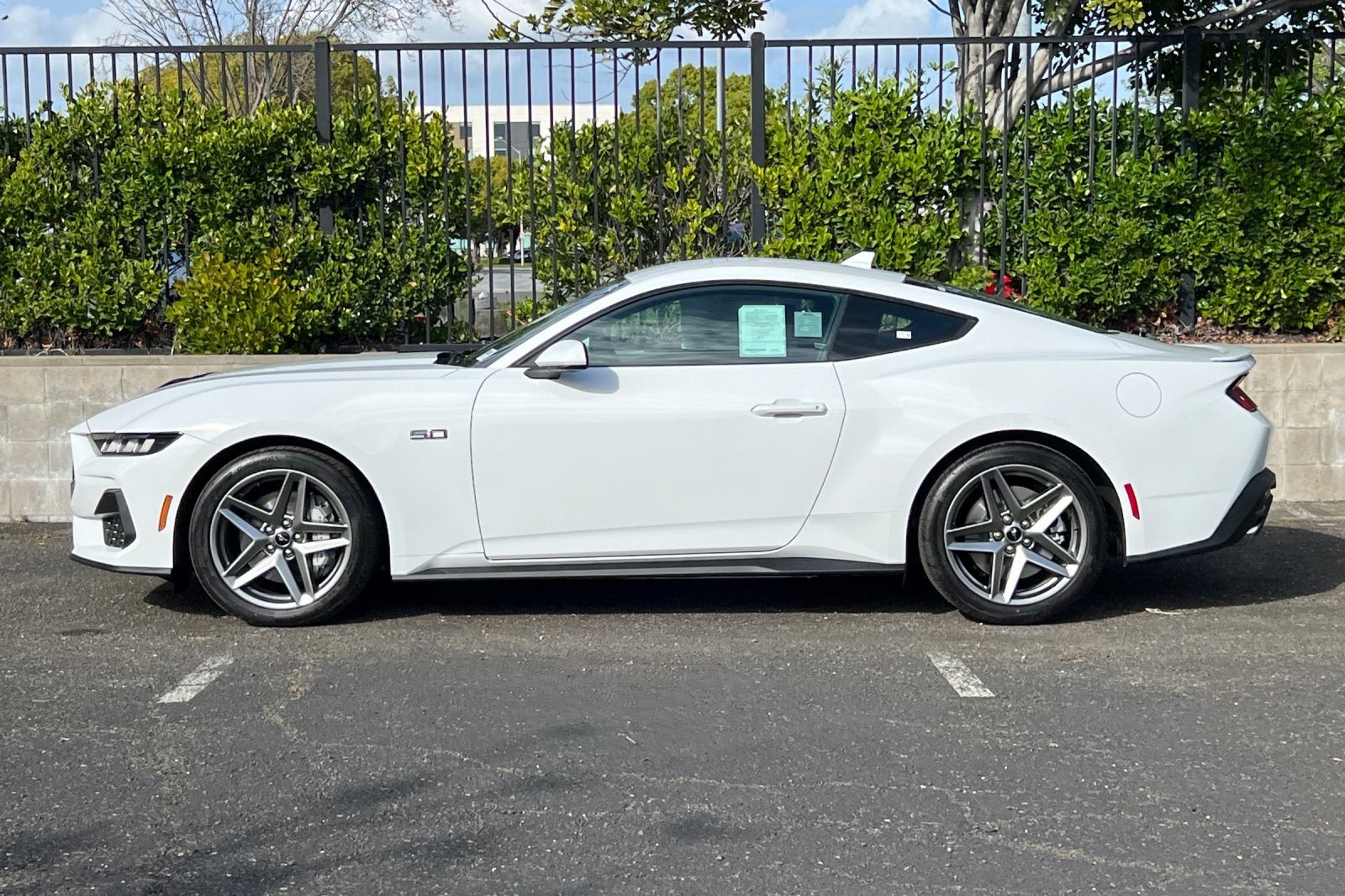 Vehicle image 8 of 30
