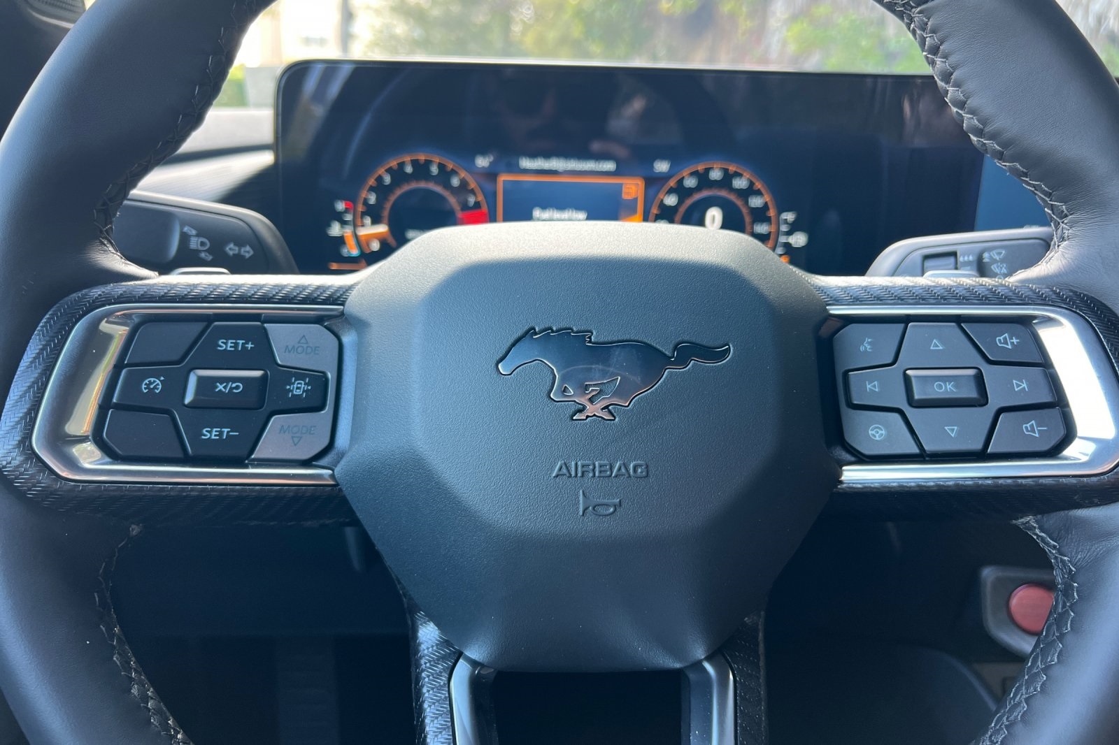 Vehicle image 27 of 30
