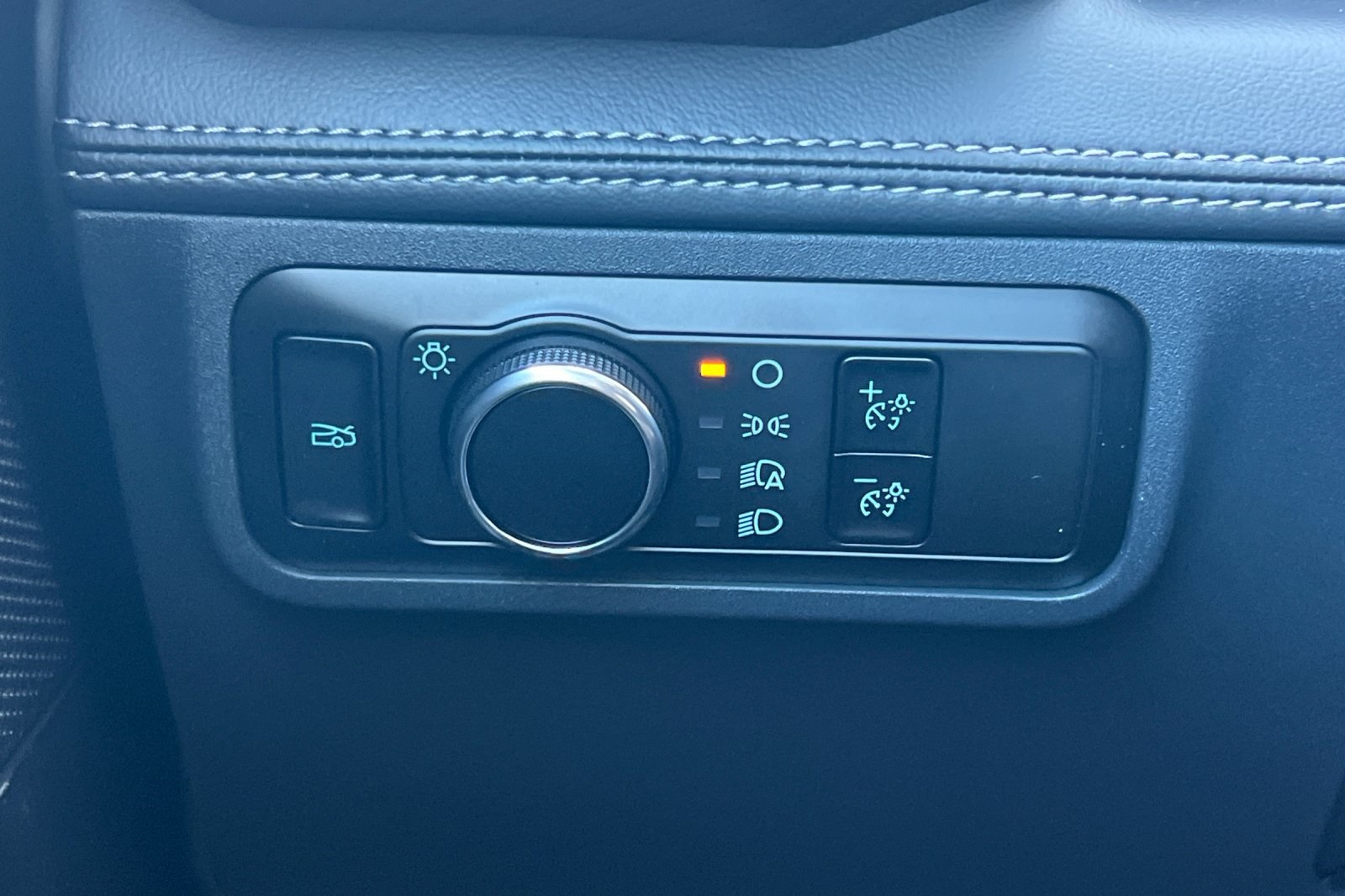Vehicle image 21 of 30