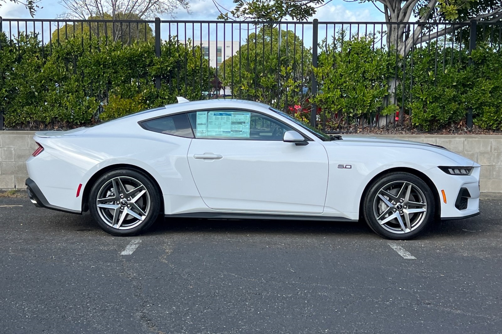Vehicle image 4 of 30