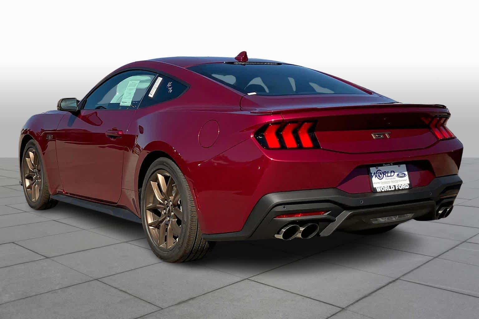 2025 Ford Mustang GT Image 5 of 16