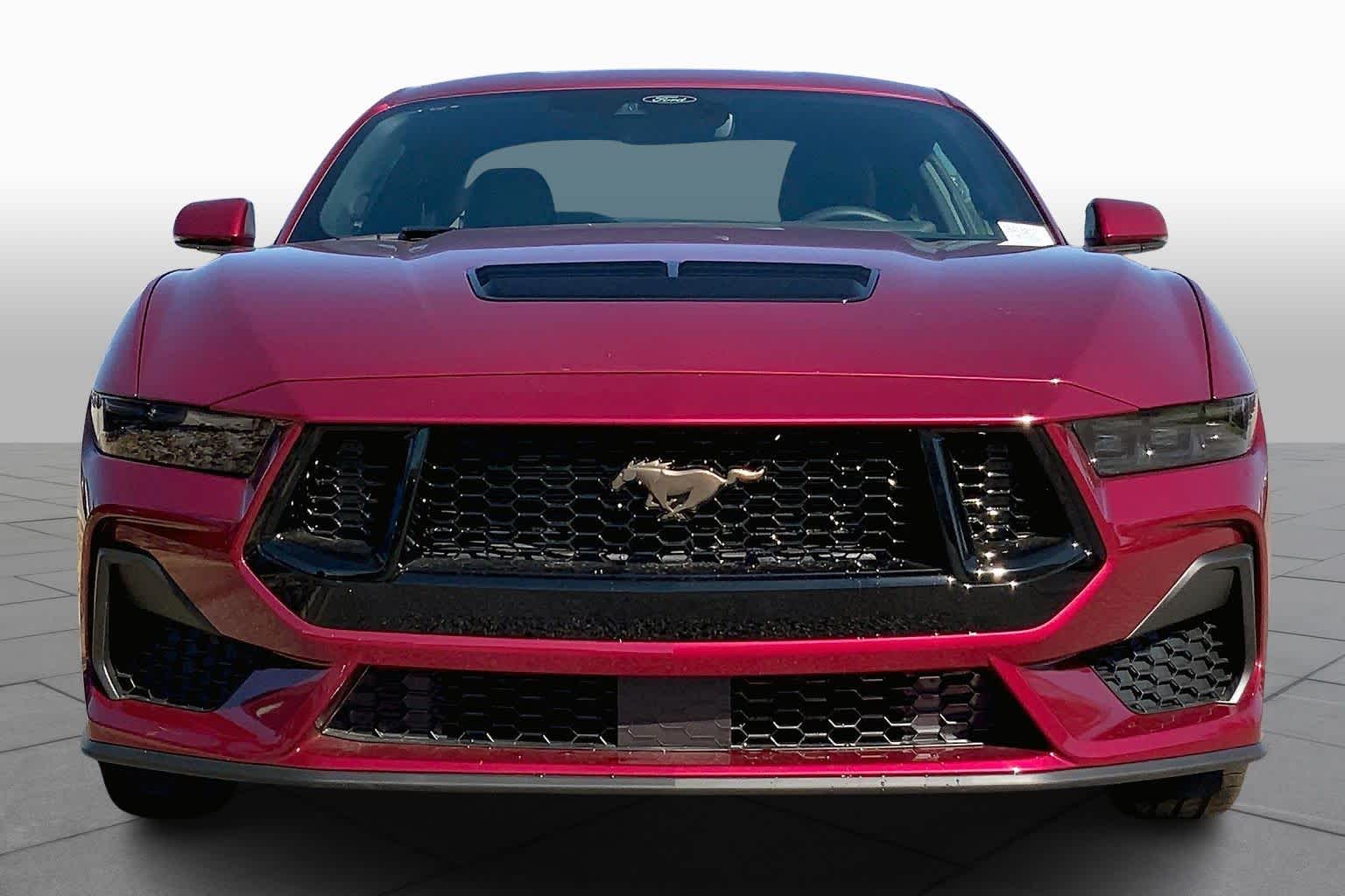 2025 Ford Mustang GT Image 2 of 16