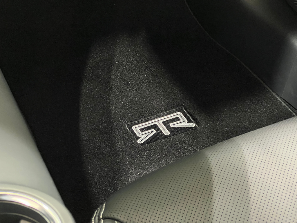Vehicle image 24 of 28