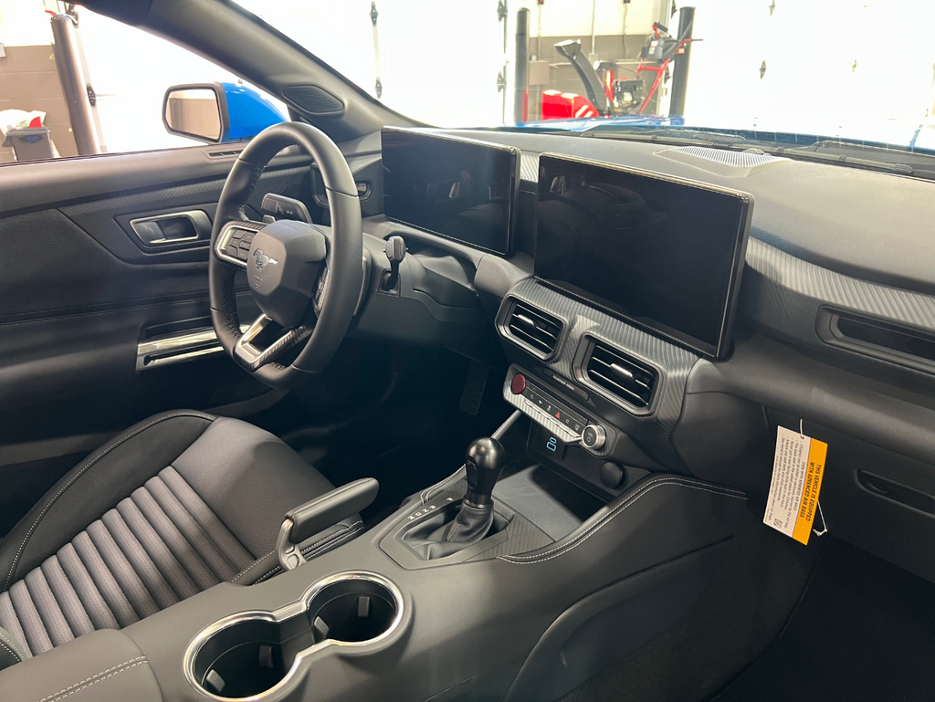 Vehicle image 27 of 28