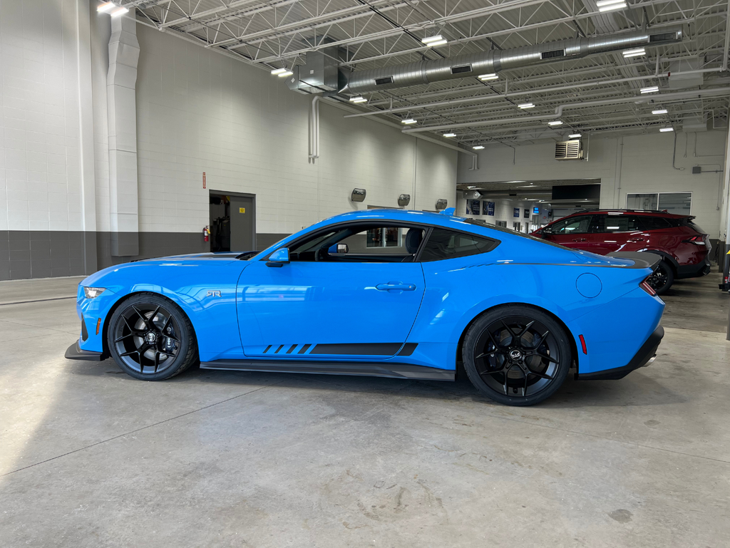 Vehicle image 9 of 28
