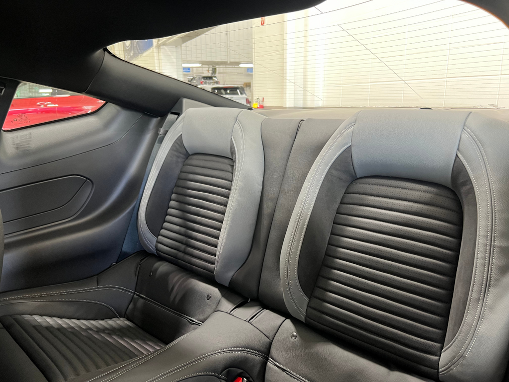 Vehicle image 25 of 28
