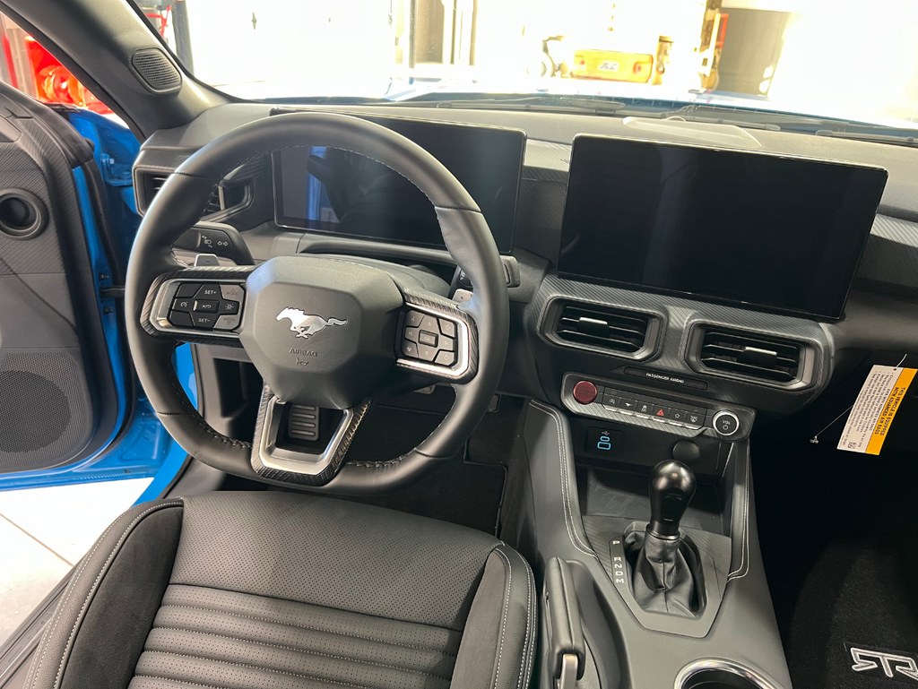 Vehicle image 22 of 28