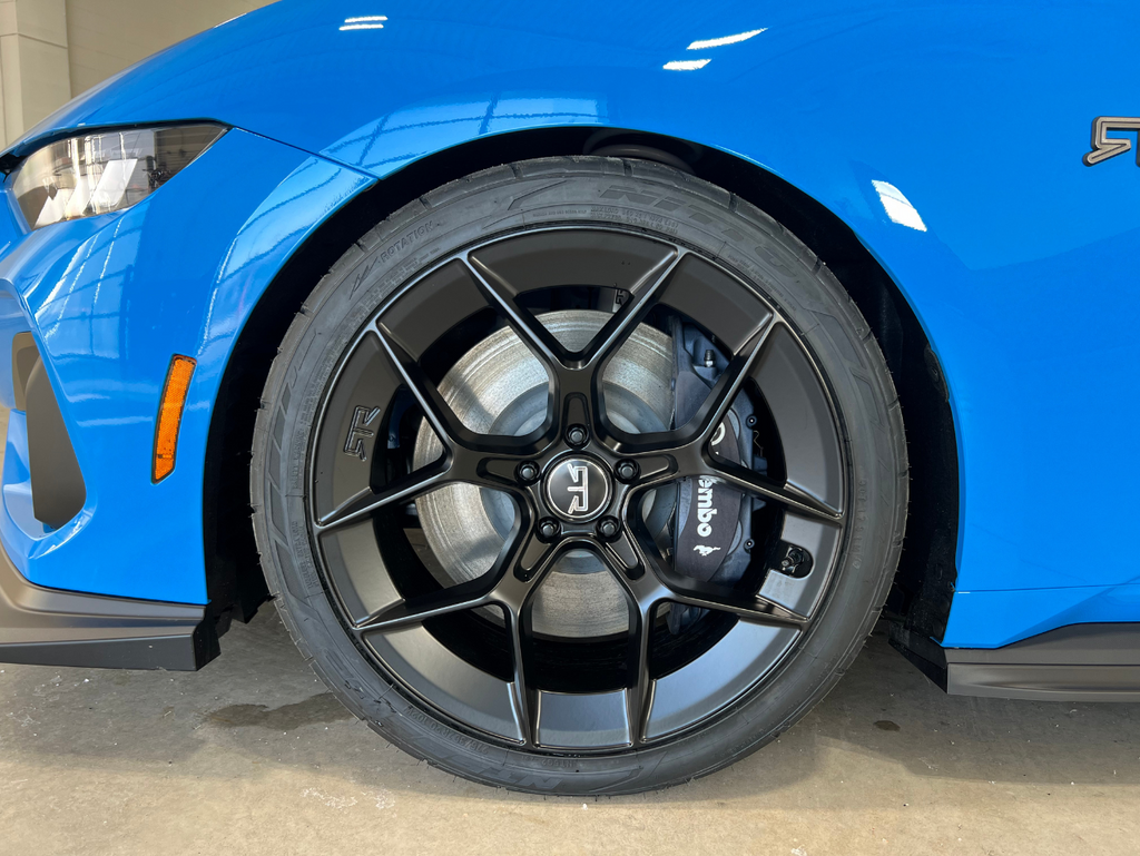 Vehicle image 14 of 28