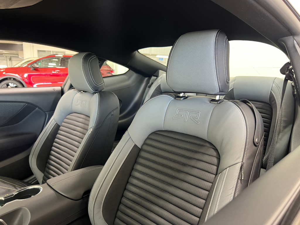 Vehicle image 20 of 28