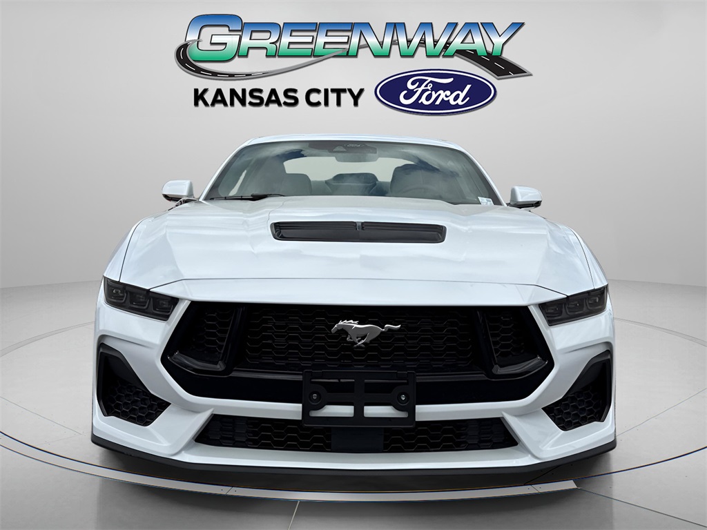 2025 Ford Mustang GT Premium Image 2 of 34