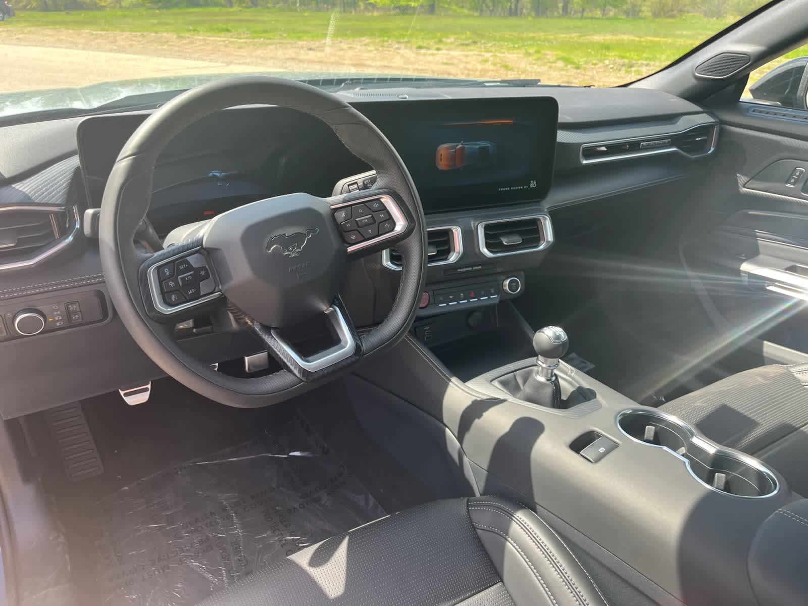 Vehicle image 11 of 19