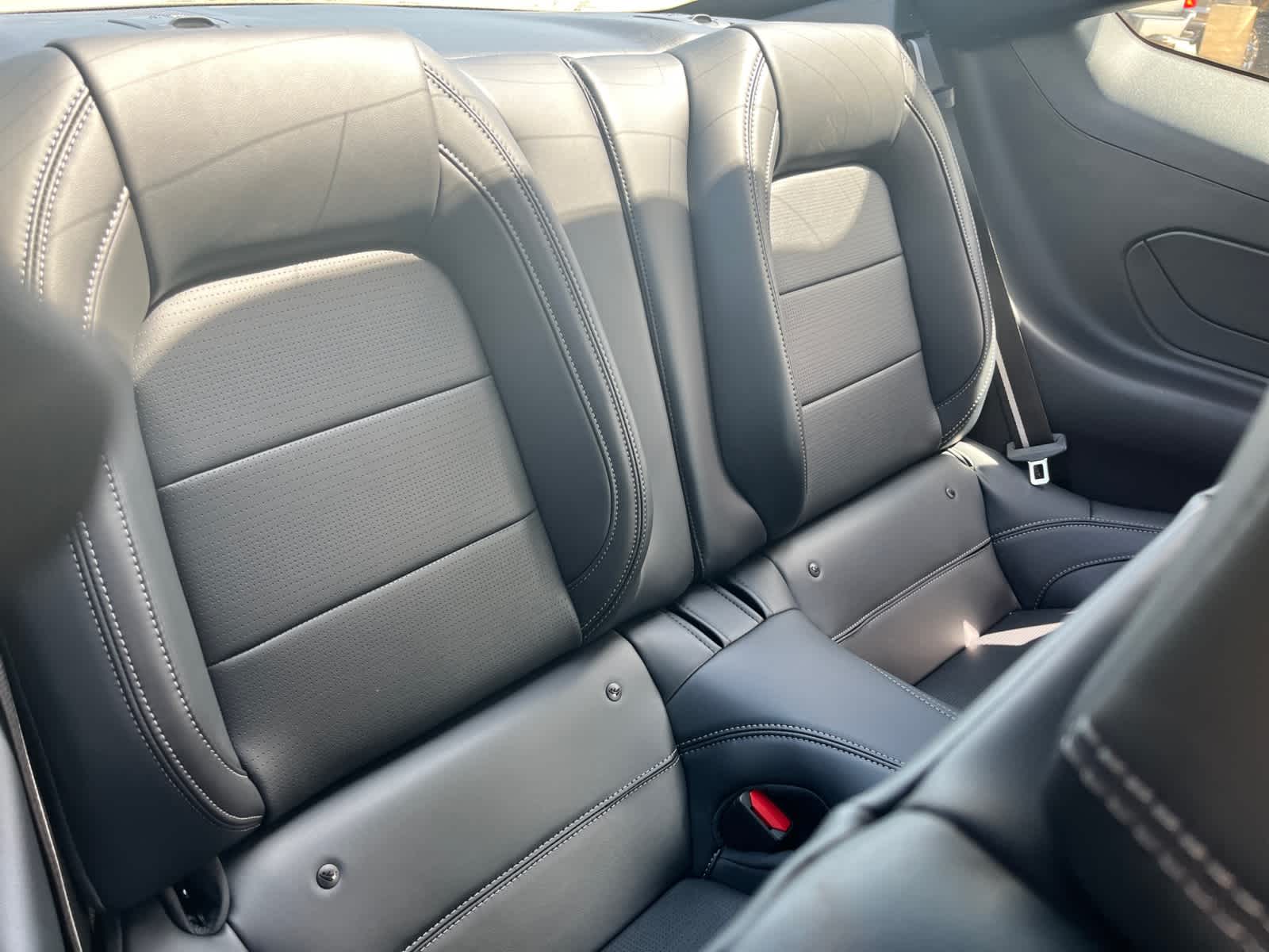 Vehicle image 18 of 19