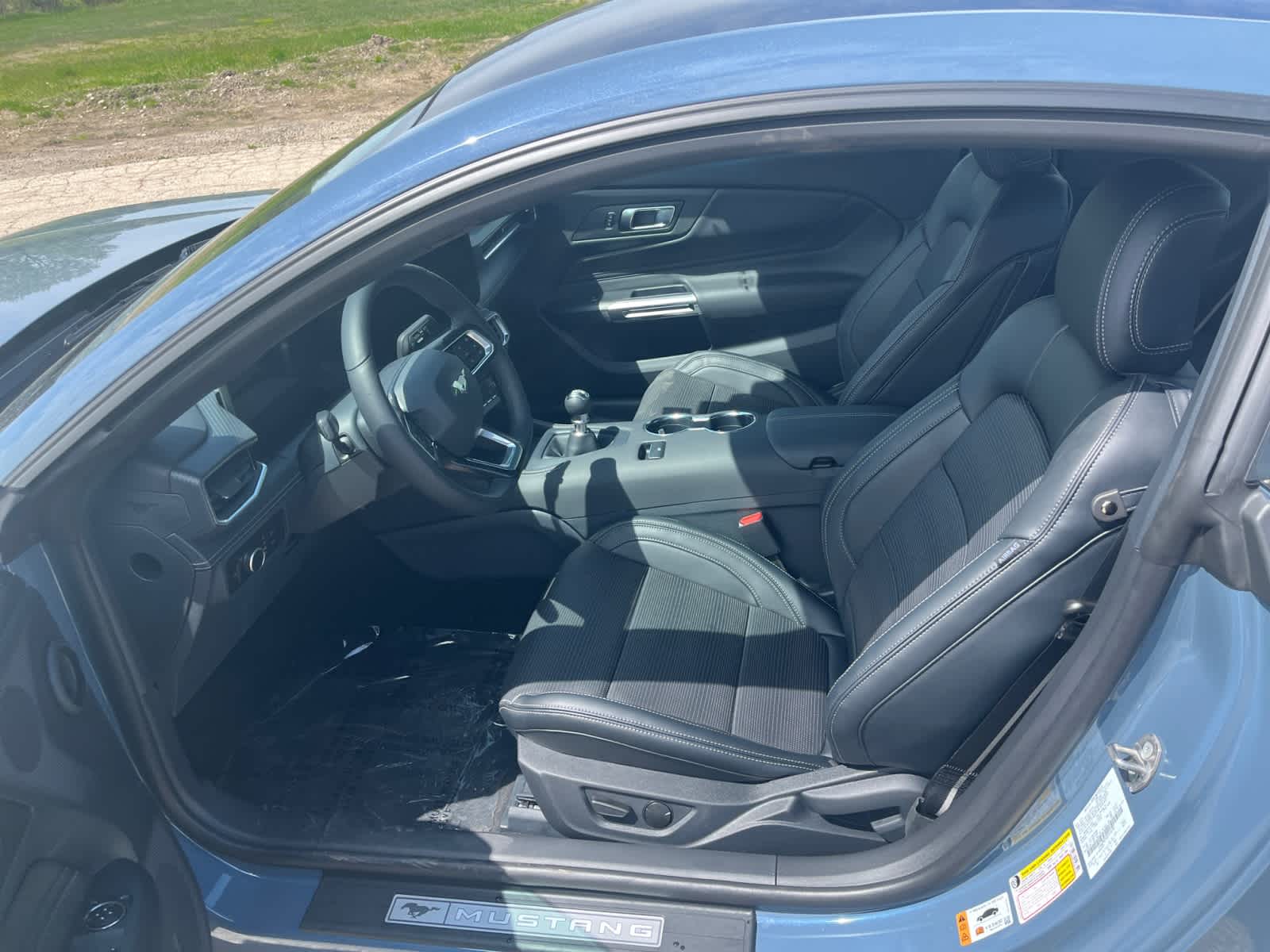 Vehicle image 9 of 19