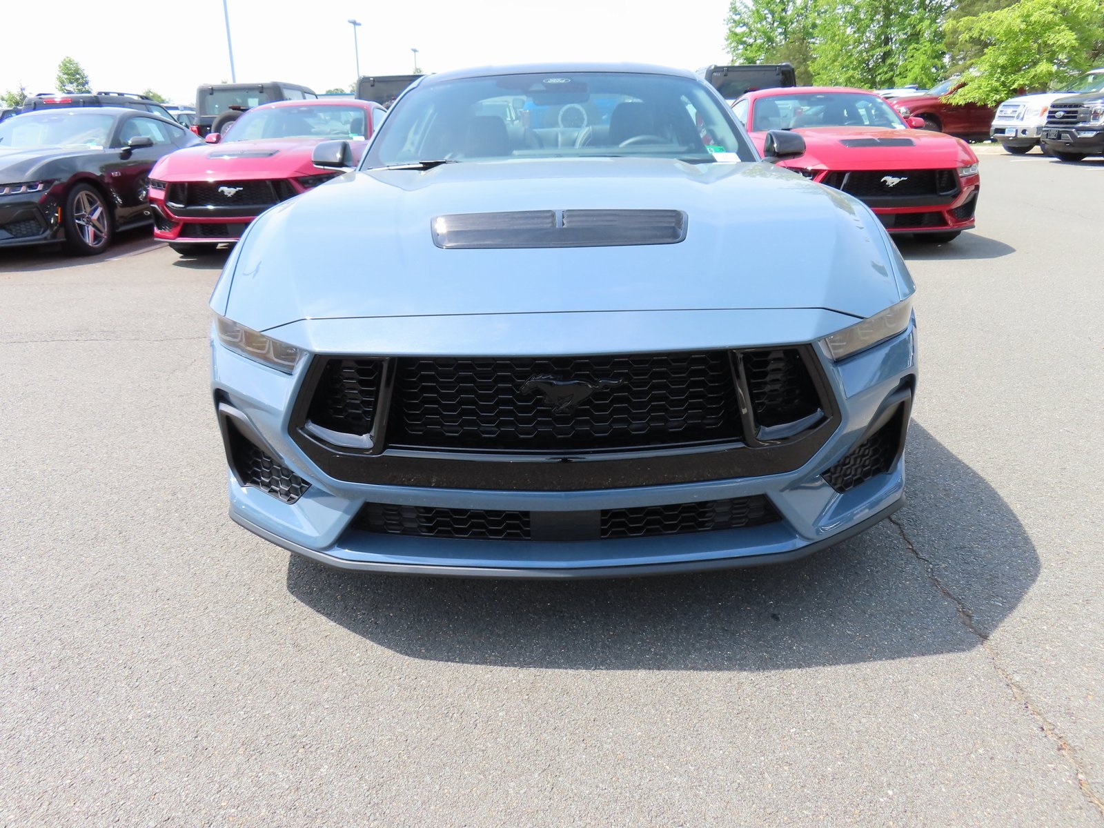 Vehicle image 14 of 41
